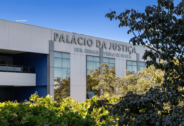 Imagem da noticia Venda de sentenças: PF afasta magistrado por propinas milionárias em troca de decisões judiciais no TJMT