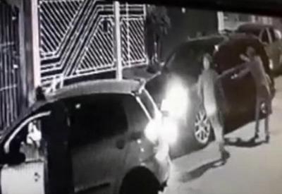 Criminosos são presos após série de assaltos em SP Criminosos são presos após série de assaltos em SP