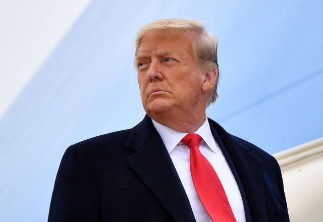 Imagem da noticia Trump chega à Flórida após audiência de acusação em Nova York