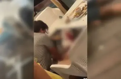 Turista morre a tiros após discussão em bar à beira-mar em Porto de Galinhas (PE) Turista morre a tiros após discussão em bar à beira-mar em Porto de Galinhas (PE)