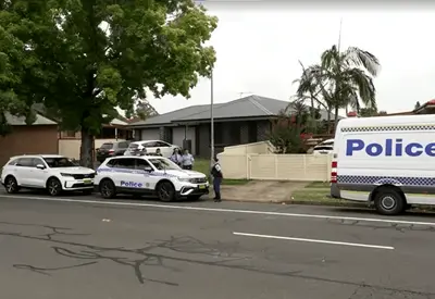 Autores de atentado antissemita na Austrália eram pai e filho, diz polícia Autores de atentado antissemita na Austrália eram pai e filho, diz polícia