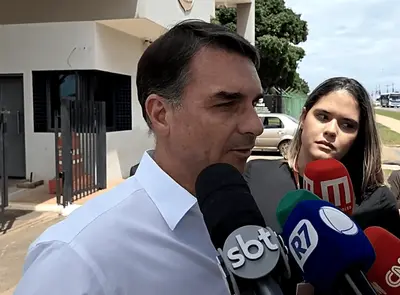 "Nunca pedi para estar com Marco Rubio", diz Flávio Bolsonaro "Nunca pedi para estar com Marco Rubio", diz Flávio Bolsonaro