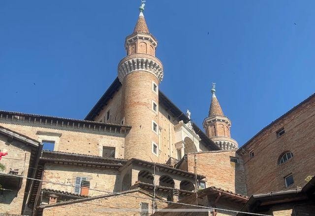 Imagem da noticia Itália: conheça Urbino, a cidade do pintor Raffaello