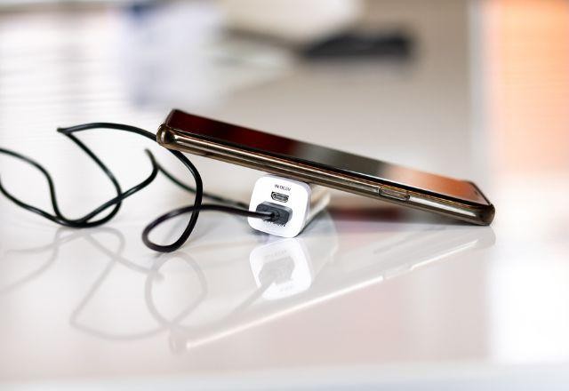 Imagem da noticia Conselho Europeu dá aprovação final para implementar carregador universal