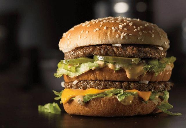 Imagem da noticia Preço do Big Mac custa 2,5% do salário mínimo no Brasil