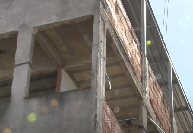 Imagem da noticia Bebê de nove meses cai do terceiro andar de prédio e sobrevive
