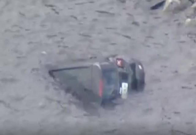 Imagem da noticia Mulher cai com carro em represa e é salva por localização do celular