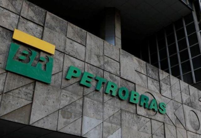 Imagem da noticia Governo pede à Petrobras suspensão da venda de ativos por 90 dias