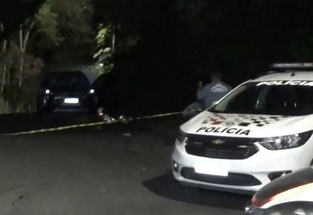 Imagem da noticia Homens são mortos a tiros em SP; vítima foi encontrada em carro de luxo