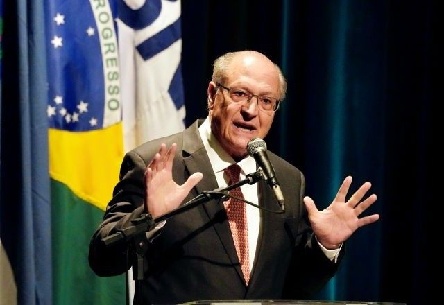 Imagem da noticia Alckmin diz que governo buscará excluir mais produtos do tarifaço de Trump