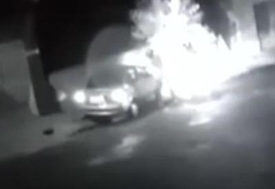 Vídeo: câmeras de segurança flagram momento em que homem é executado em SP Vídeo: câmeras de segurança flagram momento em que homem é executado em SP