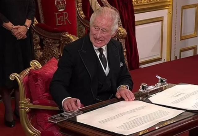 Imagem da noticia Cadarço passado e escova com 2,5 cm de pasta: as manias do rei Charles III