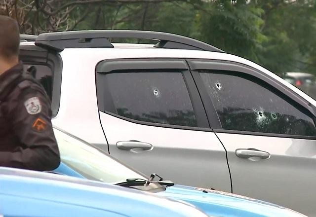 Imagem da noticia Mulher com passagem na polícia é baleada e morta dentro de carro