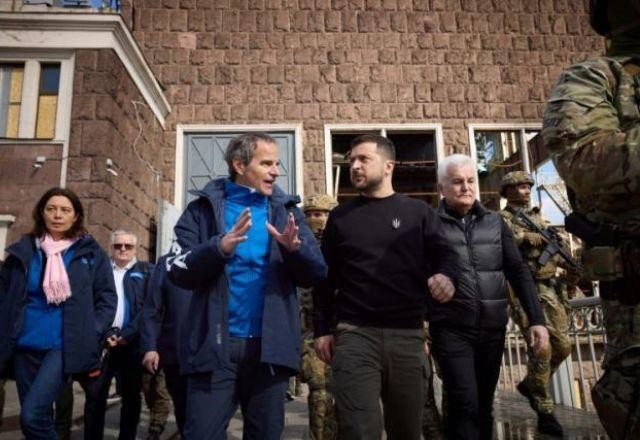 Imagem da noticia Chefe da Agência Atômica Internacional chega à usina de Zaporizhzhia