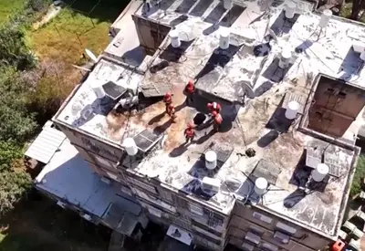 Mísseis iranianos atingem centro de Israel, dizem Forças Armadas israelenses Mísseis iranianos atingem centro de Israel, dizem Forças Armadas israelenses