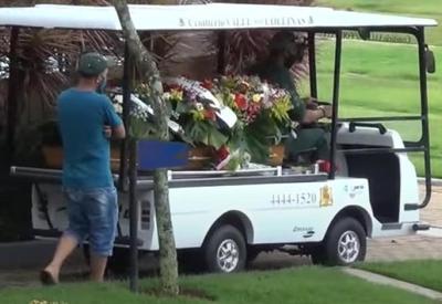 Mulher é morta a facadas pelo marido na frente do filho em São Paulo Mulher é morta a facadas pelo marido na frente do filho em São Paulo