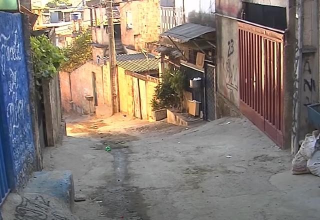 Imagem da noticia Mãe de gêmeos que morreram esmagados por fogão sofre retaliação dos vizinhos
