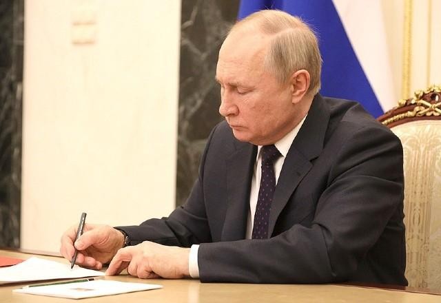 Imagem da noticia Putin autoriza convocação de 16 mil soldados voluntários do Oriente Médio