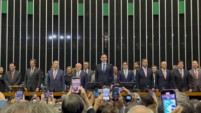 Em momento histórico, Congresso promulga reforma tributária Em momento histórico, Congresso promulga reforma tributária