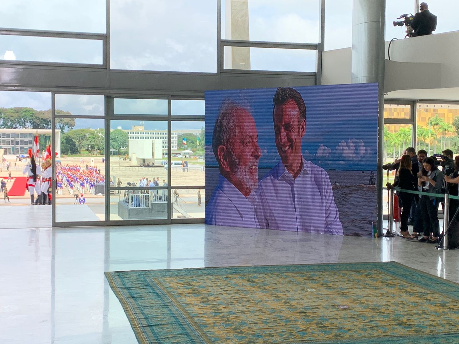 Imagem da noticia Macron encerra visita ao Brasil em reunião com Lula no Planalto