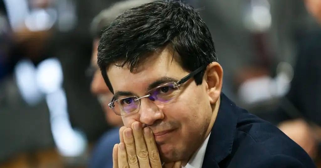 Imagem da noticia Líder do governo diz que Fazenda deve preparar medidas para reduzir preço da energia elétrica
