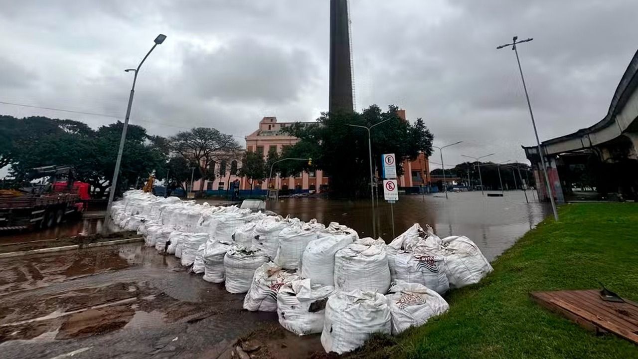 Imagem da noticia Poder Expresso: Com geada e novas enchentes, gaúchos preparam barricadas
