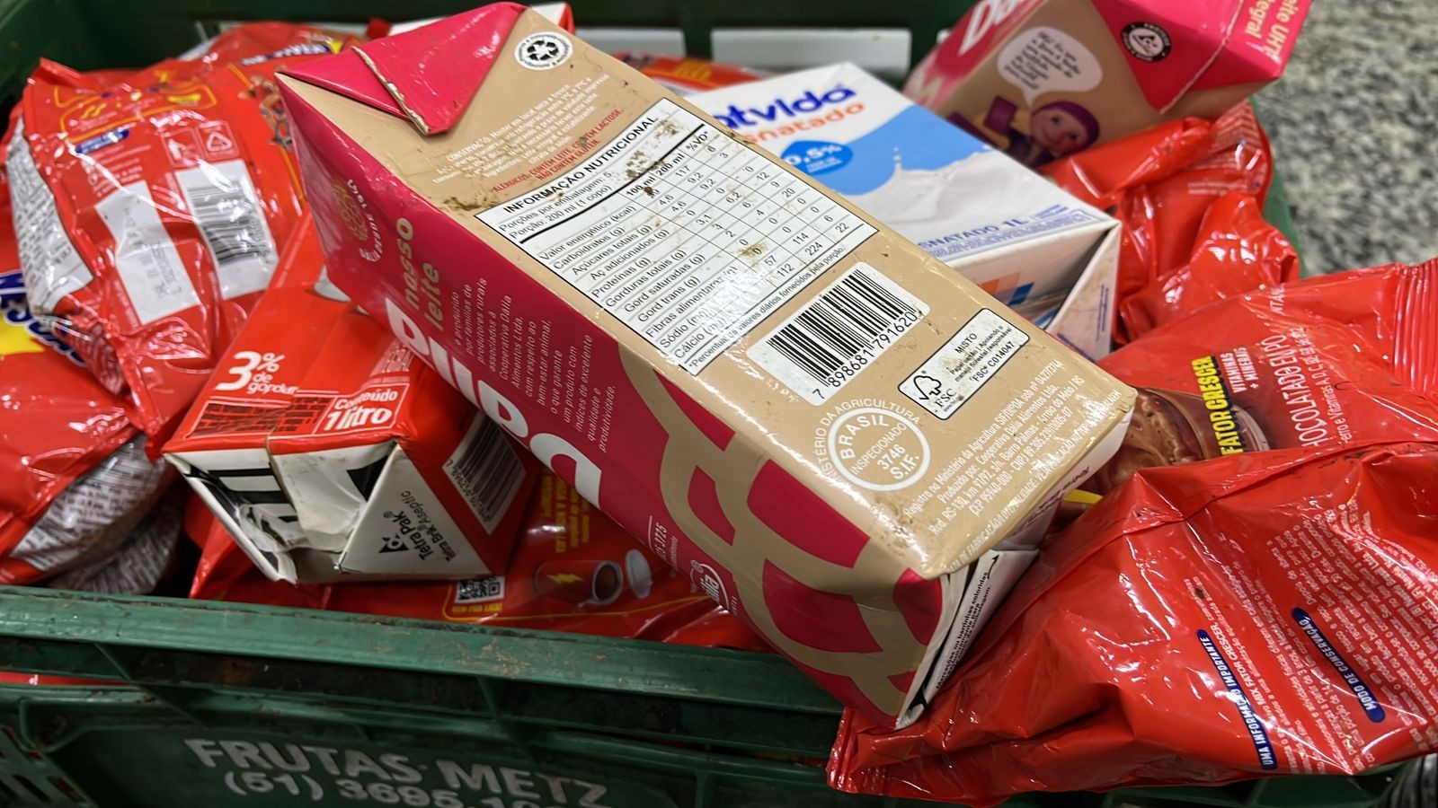 Imagem da noticia Procon interdita supermercado de Porto Alegre que vendeu itens afetados pela enchente