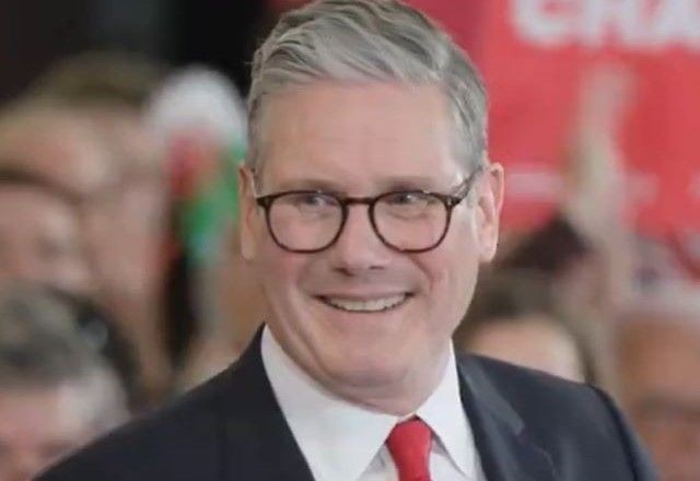 Imagem da noticia Novo premiê britânico confirma fim de deportação de imigrantes para Ruanda