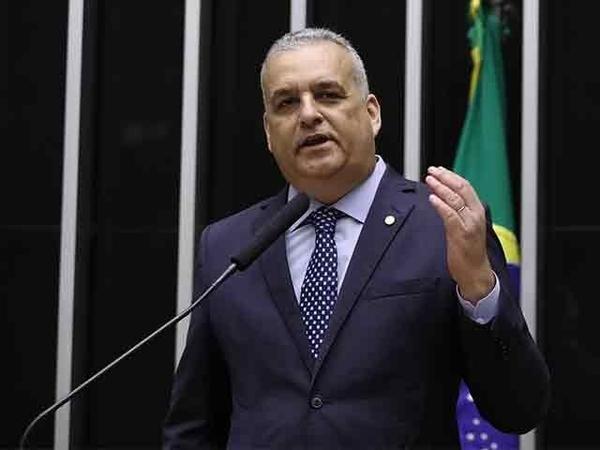 Imagem da notícia: Decisão de Dino é interferência indevida entre Poderes, diz relator da CPMI do INSS