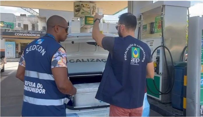 Imagem da noticia Polícia investiga golpe de frentistas que simulam defeitos em veículos no Rio