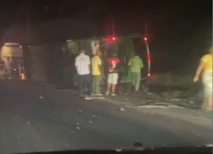 Imagem da noticia Acidente de ônibus de turismo na Bahia deixa 4 mortos e 18 feridos