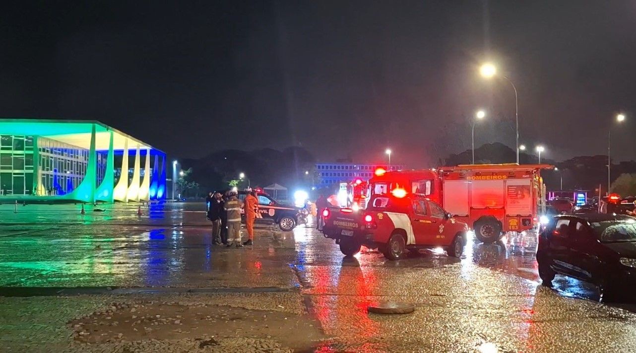 Imagem da noticia SBT News na TV: Homem detona explosivos e morre em frente ao STF