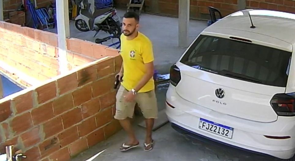 Imagem da noticia Câmera flagra militar da Marinha discutindo com ex antes de matá-la