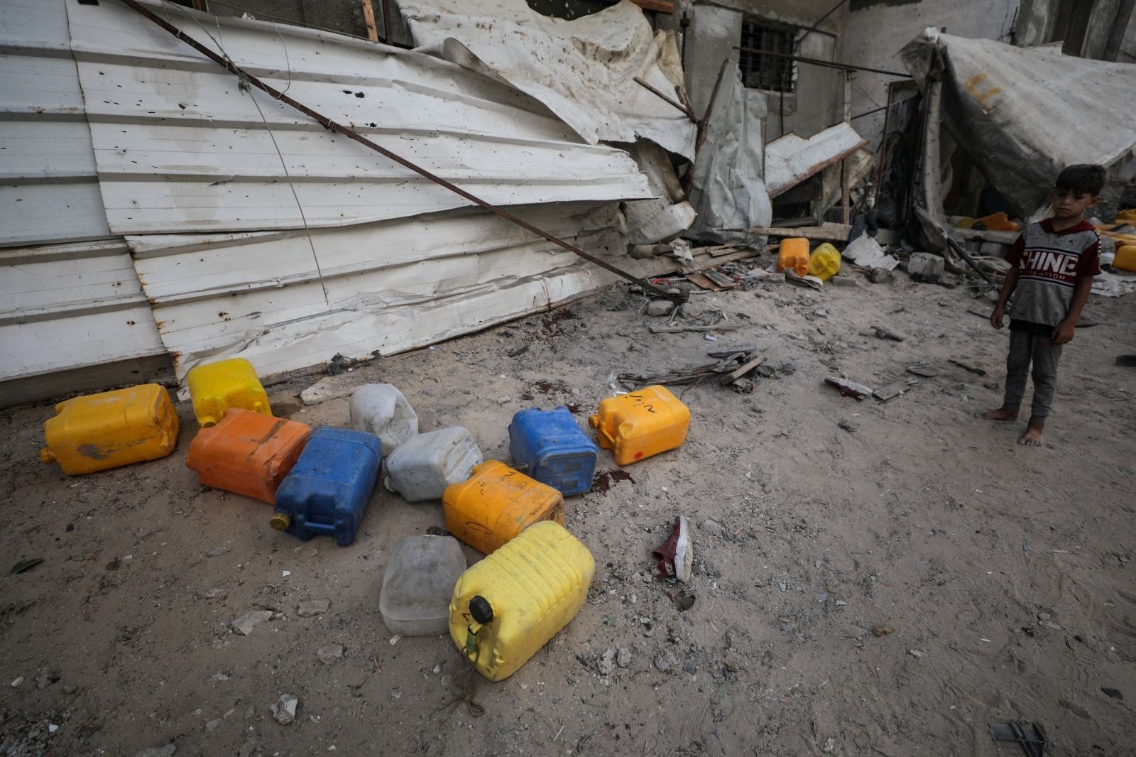 Imagem da noticia Míssil israelense atinge crianças de Gaza que coletavam água em um posto de distribuição