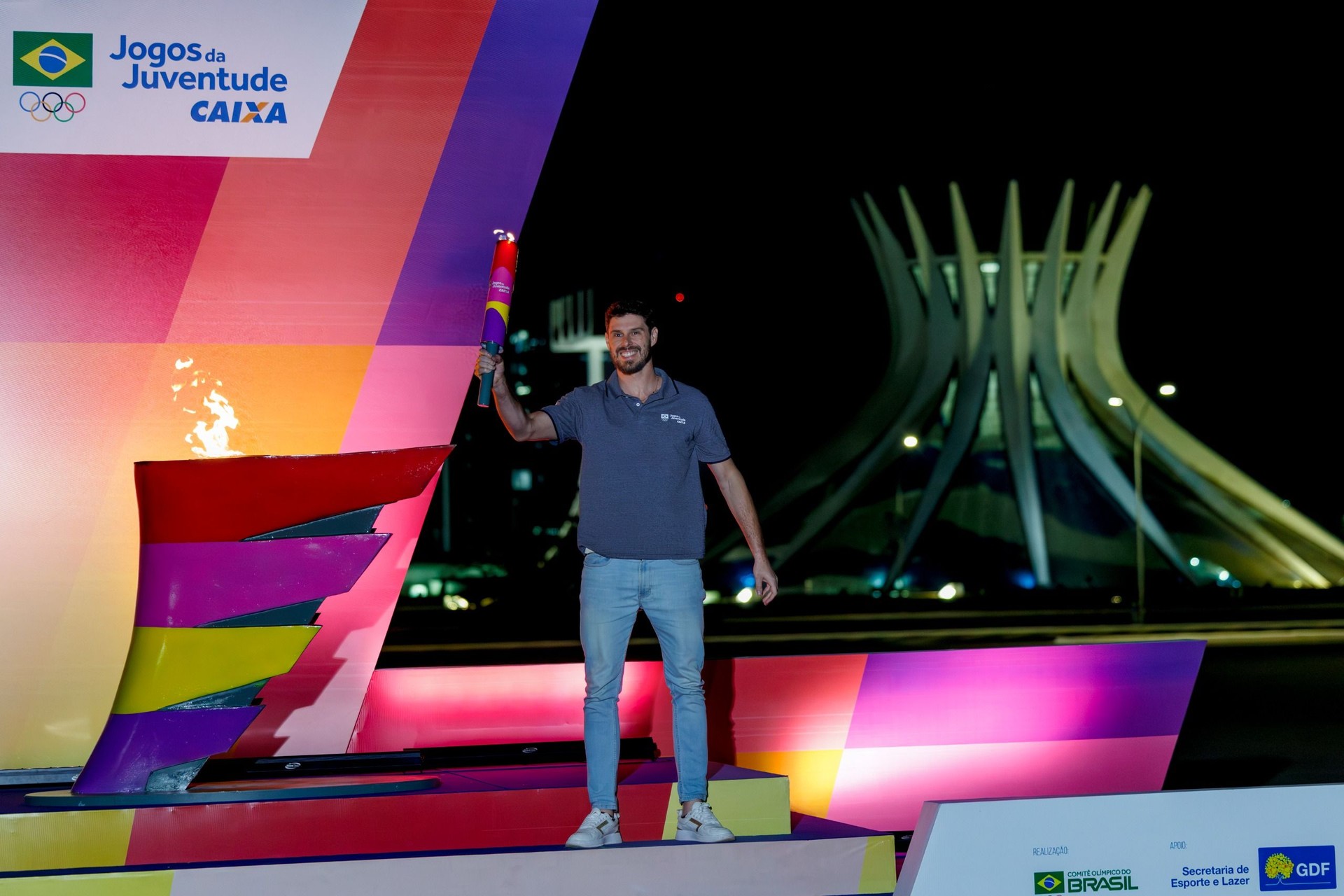 Imagem da noticia Jogos da Juventude são abertos oficialmente com acendimento da pira em Brasília