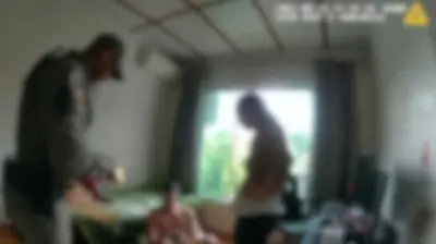 Exclusivo: Imagens de câmeras mostram ação policial na morte de jovem em surto no RS Exclusivo: Imagens de câmeras mostram ação policial na morte de jovem em surto no RS