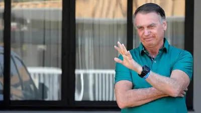 AO VIVO no Poder Expresso: defesa de Bolsonaro pede cumprimento da pena em prisão domiciliar e cita saúde frágil AO VIVO no Poder Expresso: defesa de Bolsonaro pede cumprimento da pena em prisão domiciliar e cita saúde frágil