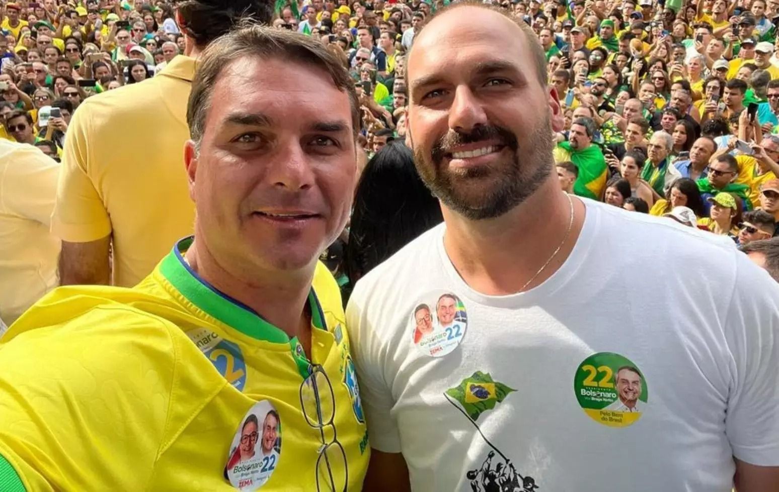Imagem da noticia Moraes: Flávio e Eduardo Bolsonaro articulavam reviver acampamentos do 8 de janeiro com vigília