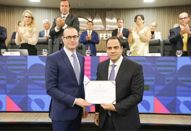 Imagem da noticia OAB parabeniza Cristiano Zanin por indicação ao Supremo Tribunal Federal