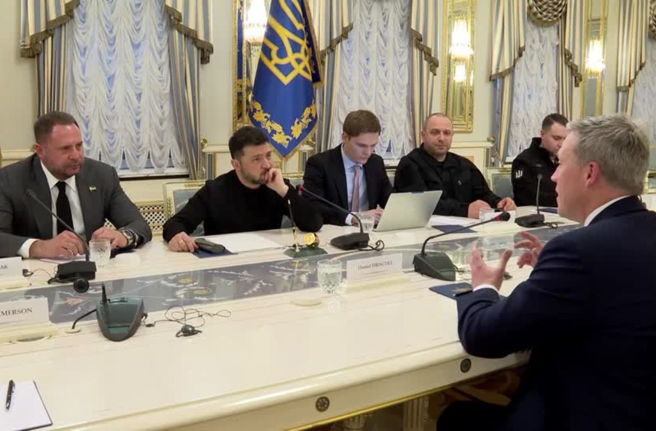 Imagem da noticia Zelensky diz que Ucrânia e EUA trabalham em plano para encerrar a guerra com a Rússia