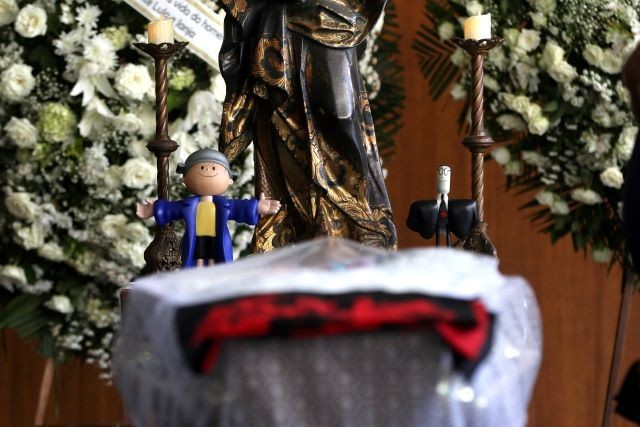 Imagem da noticia Familiares, fãs e amigos se despedem de Ziraldo; corpo do escritor é enterrado no Rio