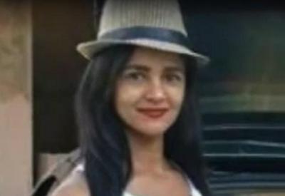 Homem mata ex-companheira a tiros e deixa idosa ferida Homem mata ex-companheira a tiros e deixa idosa ferida