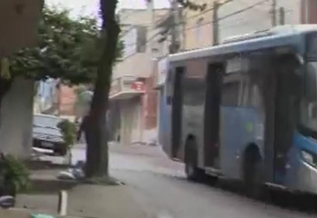 Imagem da noticia Homem com transtornos psiquiátricos mata mãe e sobrinha a facadas