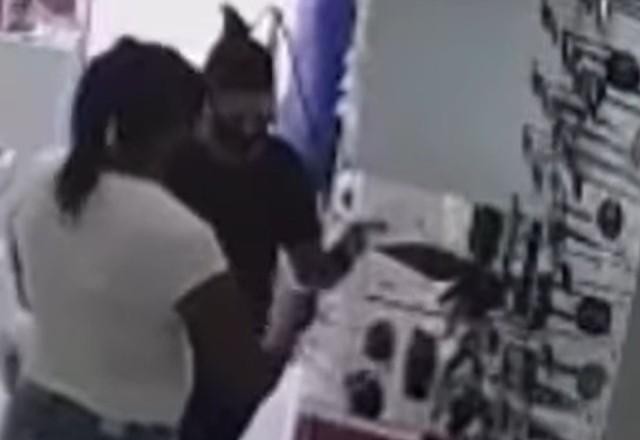 Imagem da noticia Criminosas roubam lojas em São Paulo; ótica foi último alvo do trio