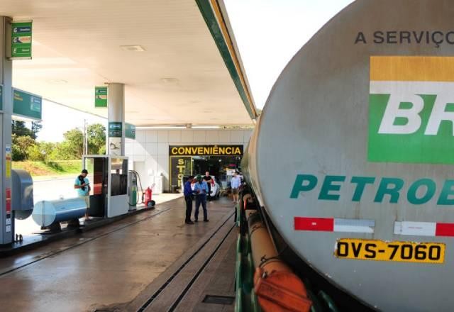 Imagem da noticia Petrobras anuncia novo reajuste de preços dos combustíveis