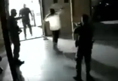 Homem em surto psiquiátrico morre após abordagem policial em Porto Alegre Homem em surto psiquiátrico morre após abordagem policial em Porto Alegre