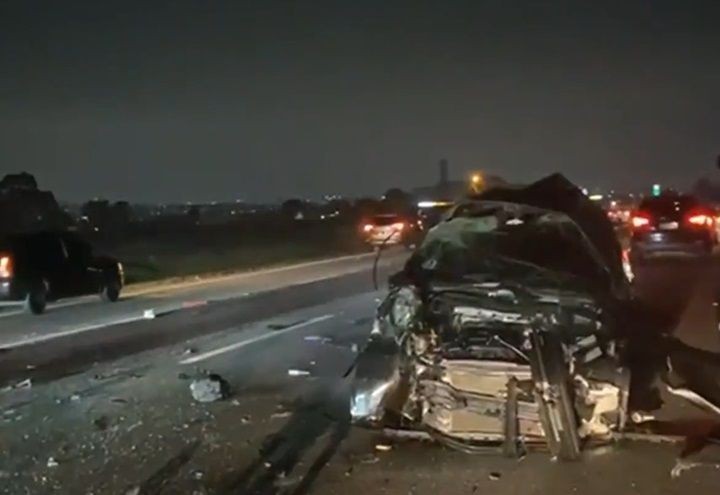 Imagem da noticia Carro capota e uma pessoa morre em grave acidente na Rodovia Ayrton Senna