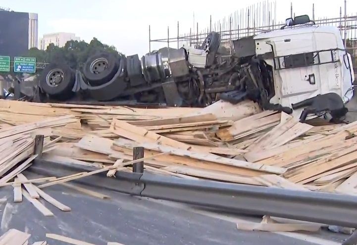 Imagem da noticia Acidentes graves bloqueiam rodovias de SP na manhã desta sexta-feira (18)