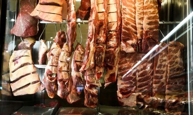 Imagem da noticia China suspende temporariamente compra de carne bovina de três frigoríficos brasileiros
