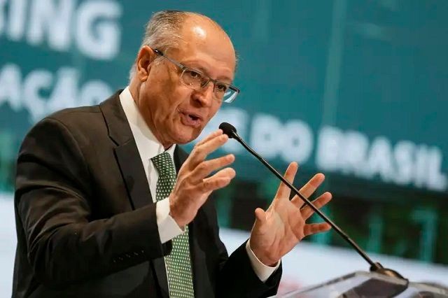 Imagem da noticia Tarifaço: Alckmin diz que relação com EUA é de 'ganha-ganha' e reforça que Brasil irá aguardar para se manifestar